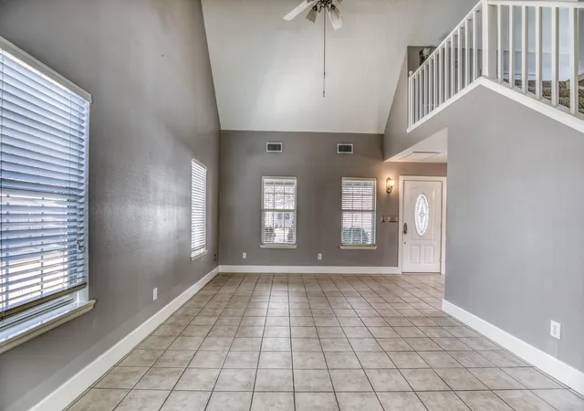 Photo 3 of Single family home for sale at 210 W Bell St, Fayetteville, TX 78940 | MLS# 42156176 | Listing updated on 2026-08-31