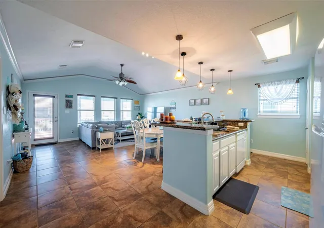 5th image of 1430 Blue Water Hwy, Freeport, TX 77541 | MLS# 65061565