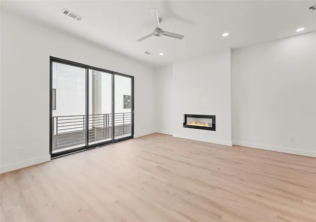 3rd image of 1517 Vermont St #B, Houston, TX 77006 | MLS# 16343231