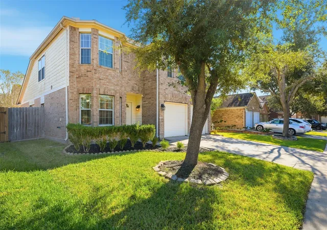 Photo 3 of Single family home for sale at 5714 La Crema, Missouri City, TX 77459 | MLS# 20496539 | Listing updated on 2026-08-08