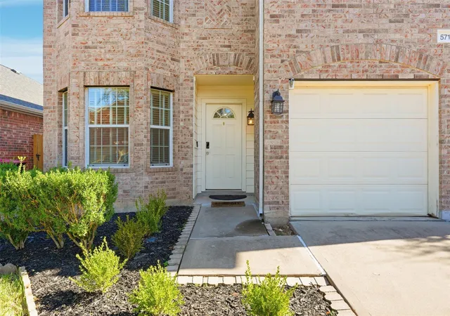 Photo 4 of Single family home for sale at 5714 La Crema, Missouri City, TX 77459 | MLS# 20496539 | Listing updated on 2026-08-08