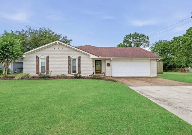Homes for sale in Bridge City, TX | 1199 Arthur St, Bridge City, TX 77611 | MLS# 86799741
