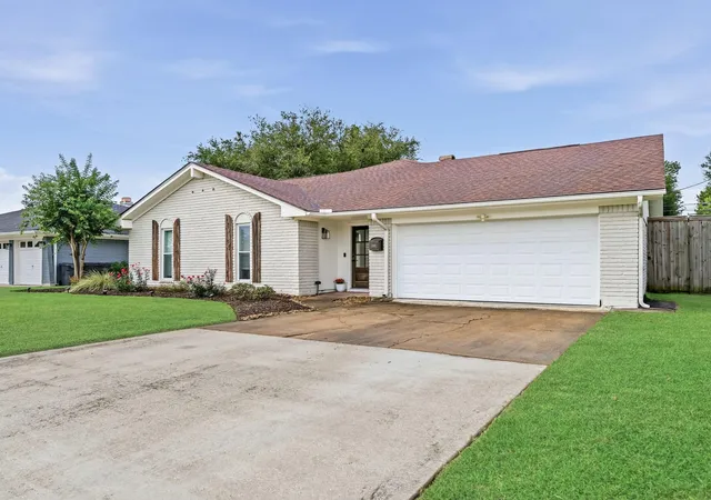 Homes for sale in Bridge City, TX | 1199 Arthur St, Bridge City, TX 77611 | MLS# 86799741
