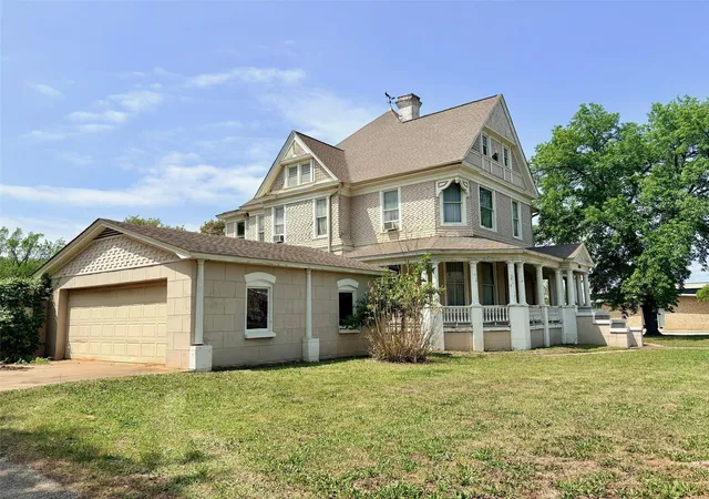 Photo 2 of Sale Pending at 402 Cedar St, Hearne, TX 77859 | MLS# 24006896 | Listing updated on 2026-09-22