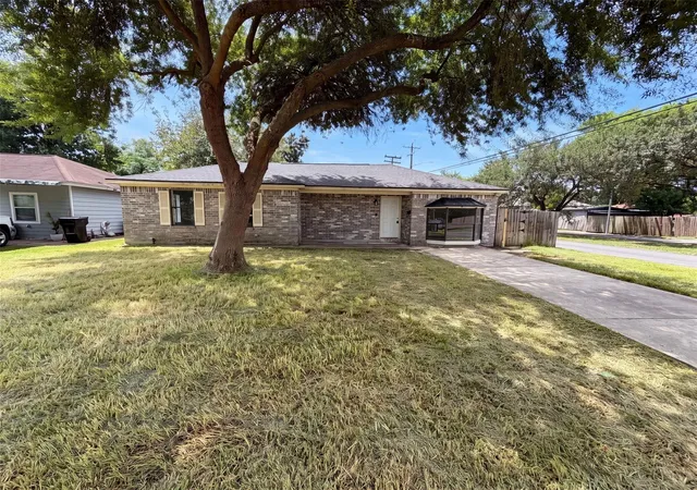 Photo 1 of Single family home for sale at 10502 Bessemer St, Houston, TX 77034 | MLS# 94533171 | Listing updated on 2026-09-21
