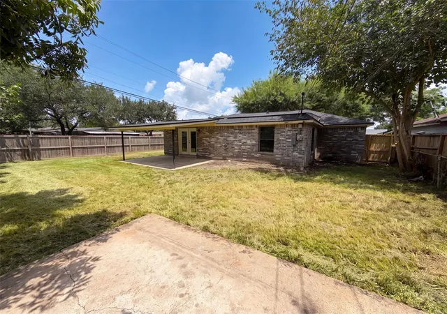 Photo 4 of Single family home for sale at 10502 Bessemer St, Houston, TX 77034 | MLS# 94533171 | Listing updated on 2026-09-21