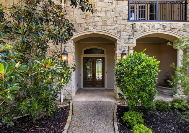 Photo 2 of Single family home for sale at 3 Pendleton Park Point, Spring, TX 77382 | MLS# 20549006 | Listing updated on 2026-09-13