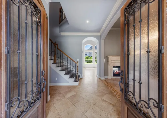 Photo 3 of Single family home for sale at 3 Pendleton Park Point, Spring, TX 77382 | MLS# 20549006 | Listing updated on 2026-09-13