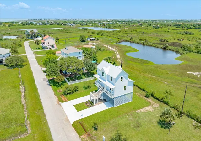 Photo 3 of Single family home for sale at 3611 W Jean St, Galveston, TX 77554 | MLS# 16845330 | Listing updated on 2026-09-05