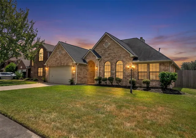 Photo 3 of Single family home for sale at 1802 Barbara Ct, Deer Park, TX 77536 | MLS# 12070251 | Listing updated on 2026-09-23