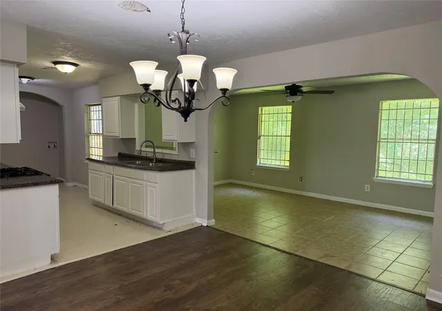 Photo 2 of Sale Pending at 5535 Elmlawn Dr, Houston, TX 77033 | MLS# 16136006 | Listing updated on 2026-09-12