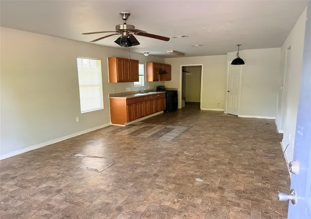 3rd image of 424 Baker Cir, Liberty, TX 77575 | MLS# 17976067