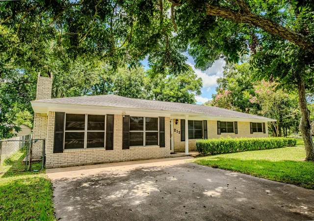 Photo 1 of Single family home for sale at 212 Avenue B, Brazoria, TX 77422 | MLS# 77967396 | Listing updated on 2026-08-21