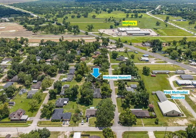 Photo 4 of Single family home for sale at 212 Avenue B, Brazoria, TX 77422 | MLS# 77967396 | Listing updated on 2026-08-21