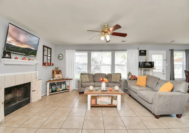 Photo 1 of Single family home for sale at 803 N Vista Dr, Houston, TX 77073 | MLS# 10380592 | Listing updated on 2026-08-24
