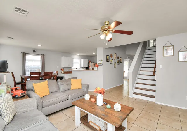 Photo 2 of Single family home for sale at 803 N Vista Dr, Houston, TX 77073 | MLS# 10380592 | Listing updated on 2026-08-24