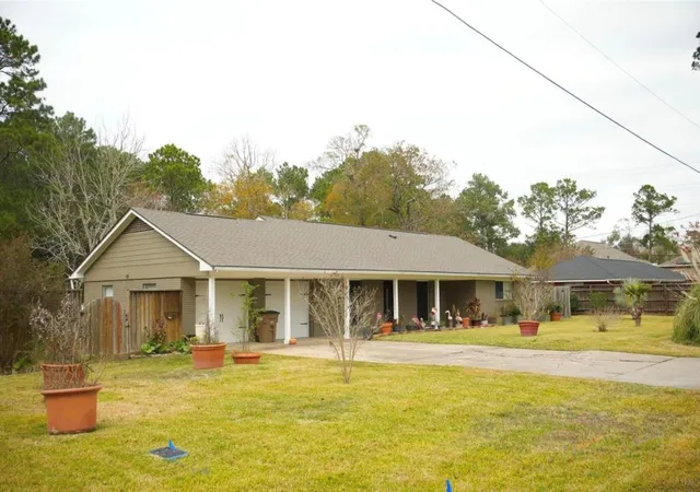 1st image of 2117 Pecan St, Dickinson, TX 77539 | MLS# 70403035