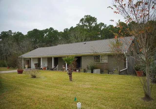 2nd image of 2117 Pecan St, Dickinson, TX 77539 | MLS# 70403035