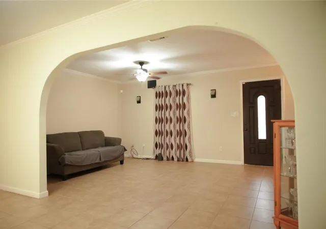 4th image of 2117 Pecan St, Dickinson, TX 77539 | MLS# 70403035