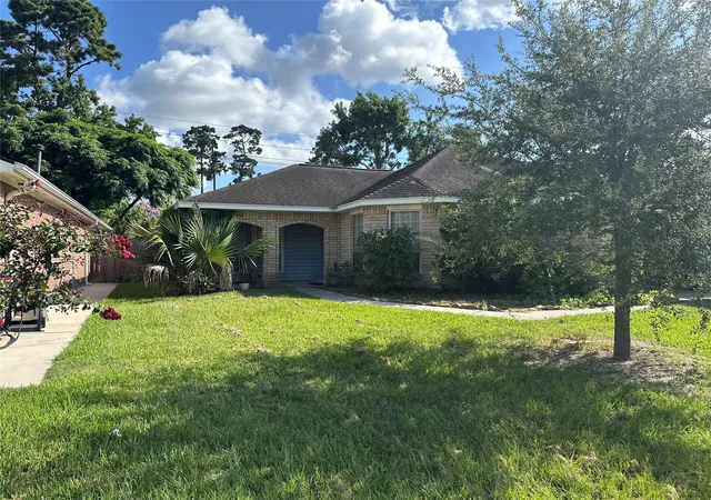 Photo 2 of Single family home for sale at 10915 Kentington Oak Dr, Humble, TX 77396 | MLS# 3205819 | Listing updated on 2026-07-22