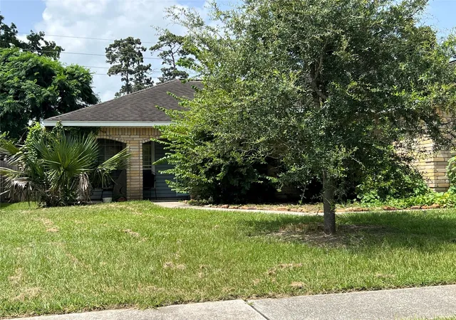 Photo 3 of Single family home for sale at 10915 Kentington Oak Dr, Humble, TX 77396 | MLS# 3205819 | Listing updated on 2026-07-22