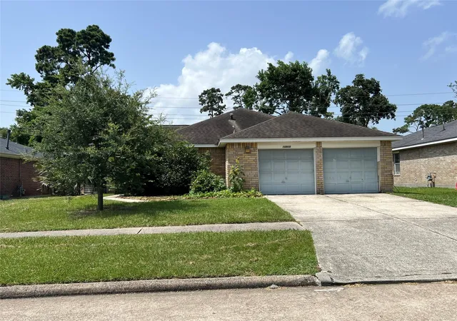 Photo 3 of Single family home for sale at 10915 Kentington Oak Dr, Humble, TX 77396 | MLS# 3205819 | Listing updated on 2026-07-22