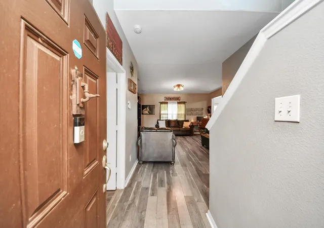 Photo 3 of Single family home for sale at 415 Hawks View Dr, La Marque, TX 77568 | MLS# 18234038 | Listing updated on 2026-10-10