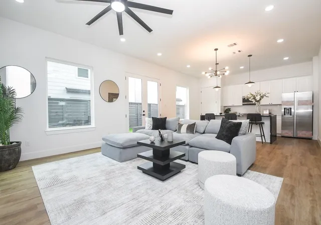 4th image of 6533 Sealey St, Houston, TX 77091 | MLS# 56641537