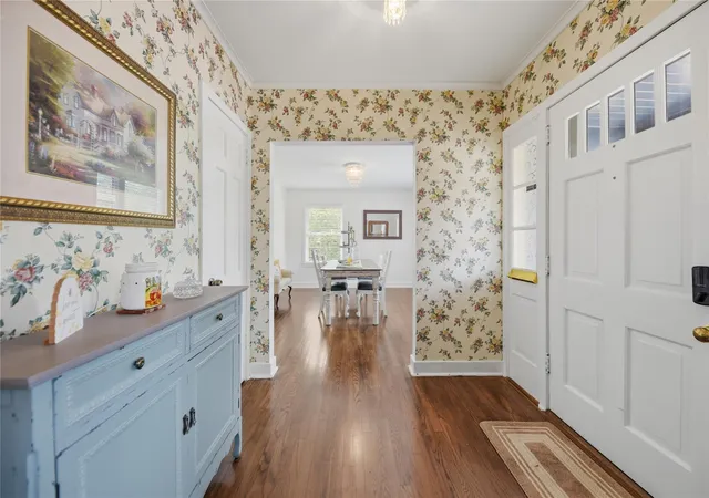 4th image of 407 W Alamo St, Brenham, TX 77833 | MLS# 92963520