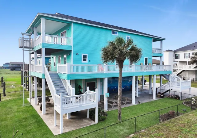 Photo 3 of Single family home for sale at 931 Bahama Dr, Port Bolivar, TX 77650 | MLS# 55290184 | Listing updated on 2026-04-18