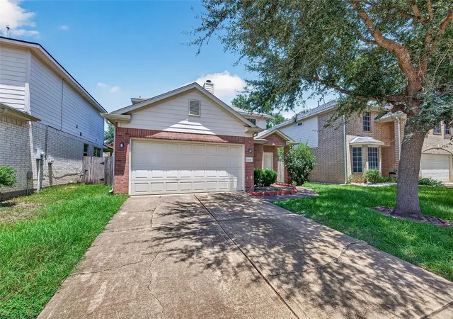 2nd image of 16618 Pademelon Dr, Sugar Land, TX 77498 | MLS# 89802697