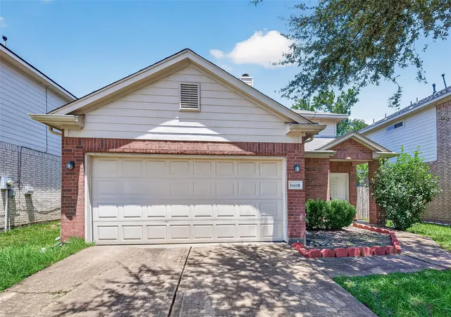 3rd image of 16618 Pademelon Dr, Sugar Land, TX 77498 | MLS# 89802697