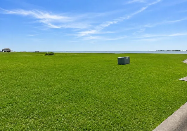 3rd image of 3433 Chateau Wy, Palacios, TX 77465 | MLS# 17075710