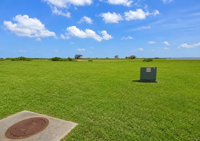 4th image of 3433 Chateau Wy, Palacios, TX 77465 | MLS# 17075710