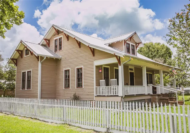 5th image of 10753 Track Rd E, Cat Spring, TX 78933 | MLS# 90442361