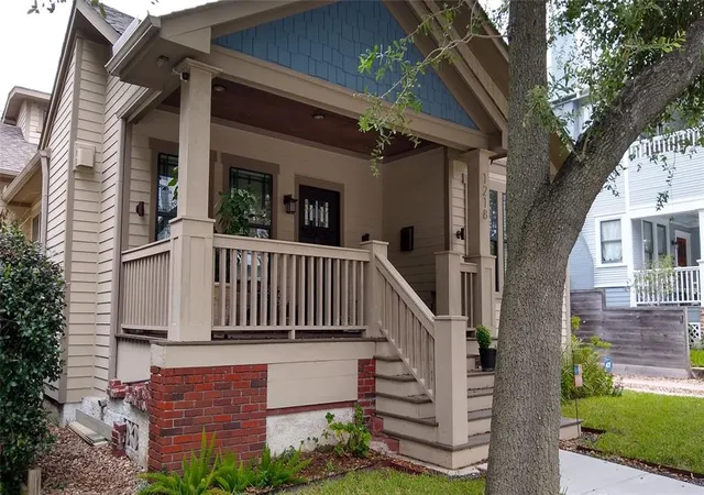 Photo 3 of Single family home for sale at 1218 Wrightwood St, Houston, TX 77009 | MLS# 60265962 | Listing updated on 2025-12-17