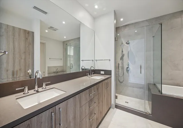 5th image of 2323 W Main St #303, Houston, TX 77098 | MLS# 67346394