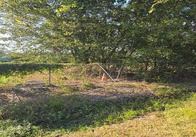 Photo 4 of Land for sale at 10021 Meadowvine Dr, Houston, TX 77044 | MLS# 71243376 | Listing updated on 2026-05-26