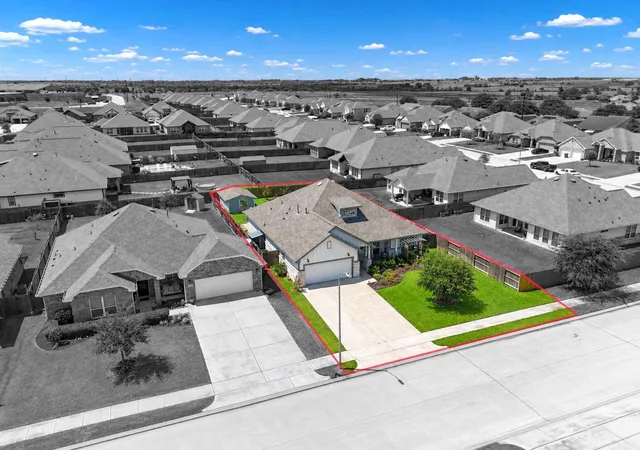 Photo 3 of Single family home for sale at 519 Still Water Ridge Ln, Sealy, TX 77474 | MLS# 63999241 | Listing updated on 2026-09-18