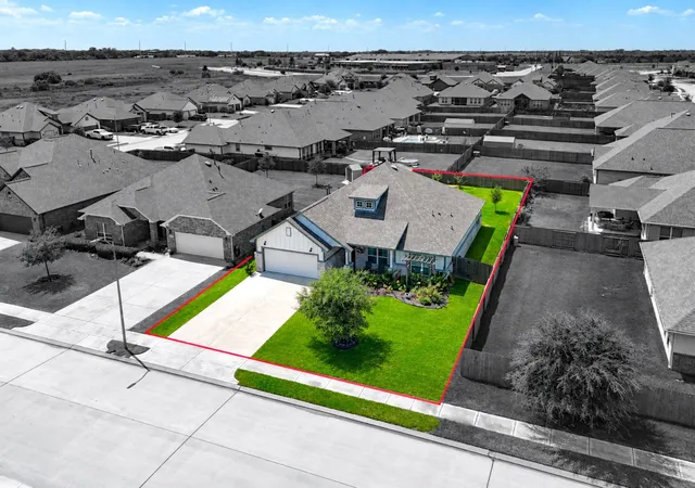 Photo 4 of Single family home for sale at 519 Still Water Ridge Ln, Sealy, TX 77474 | MLS# 63999241 | Listing updated on 2026-09-18