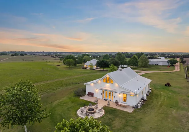 Homes for sale in Burton, TX | 5025 Wickel Rd, Burton, TX 77835 | MLS# 19325729
