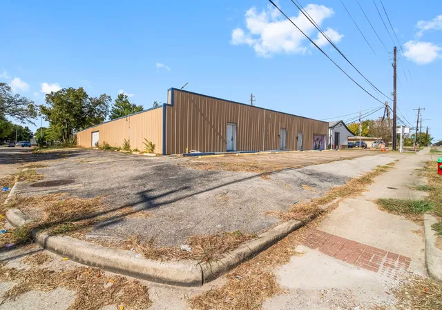 5th image of 1018 Shaver St, Pasadena, TX 77506 | MLS# 45898744