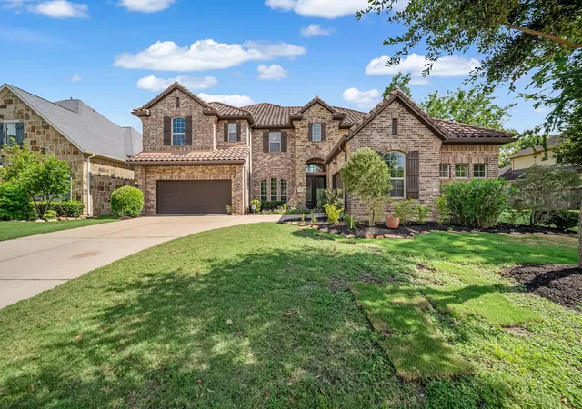Photo 1 of Sale Pending at 6426 Apsley Crk Ln, Sugar Land, TX 77479 | MLS# 65936863 | Listing updated on 2026-09-26