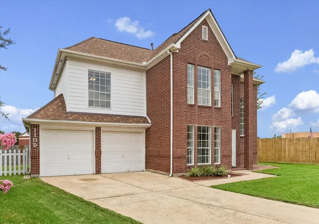Photo 3 of Sale Pending at 1105 Camelot Ln, Pearland, TX 77581 | MLS# 4102092 | Listing updated on 2026-09-21