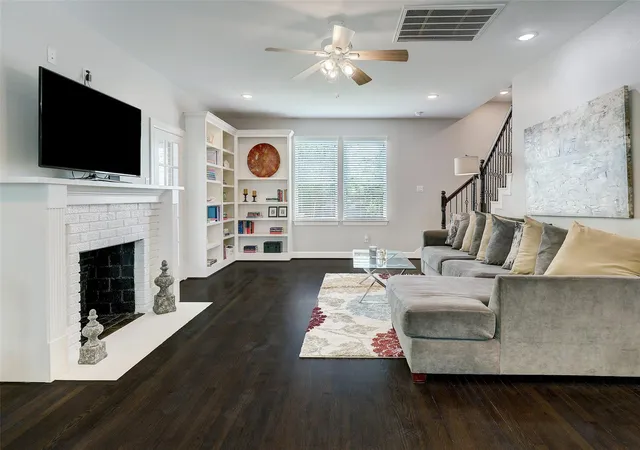 Photo 2 of Single family home for sale at 2012 Wichita St, Houston, TX 77004 | MLS# 15862305 | Listing updated on 2026-09-16