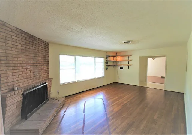 4th image of 5504 Valerie St, Houston, TX 77081 | MLS# 12193321