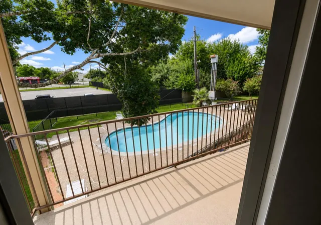 9th image of 8118 Albacore Dr #7, Houston, TX 77074 | MLS# 41140934