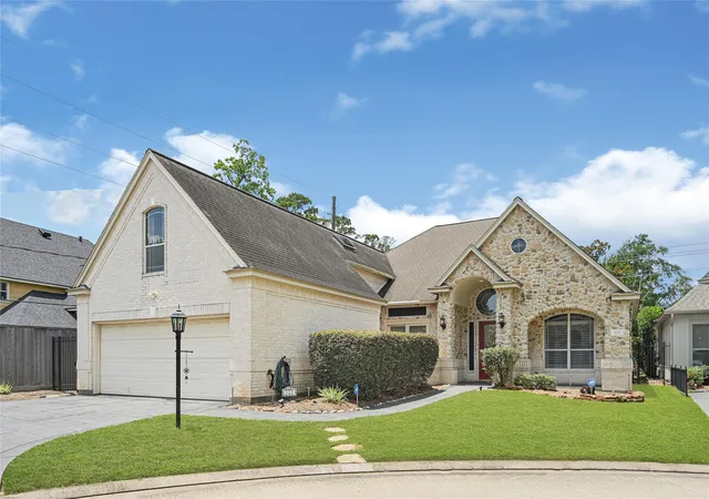 Photo 1 of Single family home for sale at 122 Marble Staff Ct, Houston, TX 77069 | MLS# 73999248 | Listing updated on 2026-08-18