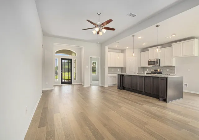 1st image of 237 Edgewater Dr, West Columbia, TX 77486 | MLS# 81033094