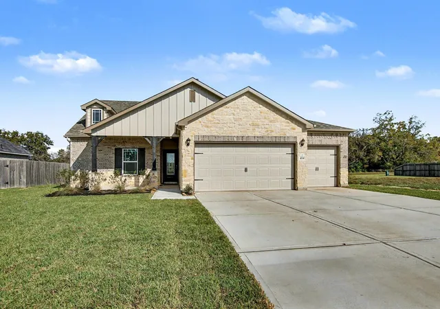 2nd image of 237 Edgewater Dr, West Columbia, TX 77486 | MLS# 81033094